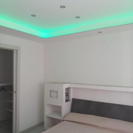 Chromotherapy Flat Monserrato Exteriér fotografie